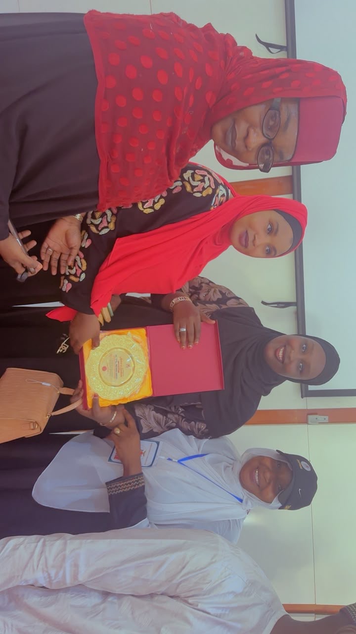 Award of Excellence to the Chairman of iDanraka Care Foundation